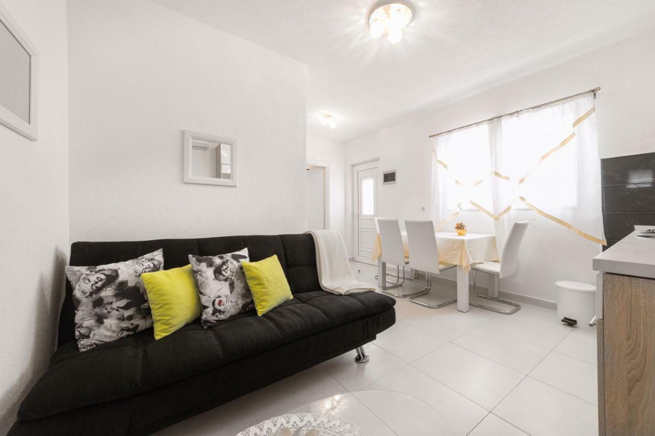 Apartments Lipic Vodice Exterior foto