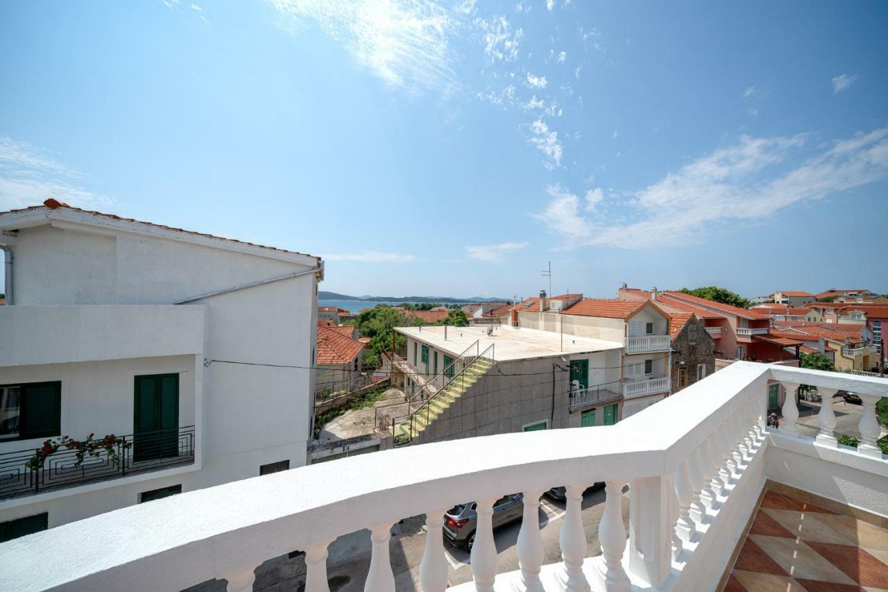 Apartments Lipic Vodice Exterior foto