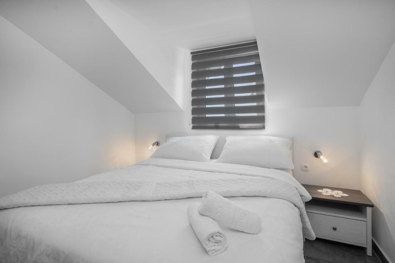 Apartments Lipic Vodice Exterior foto